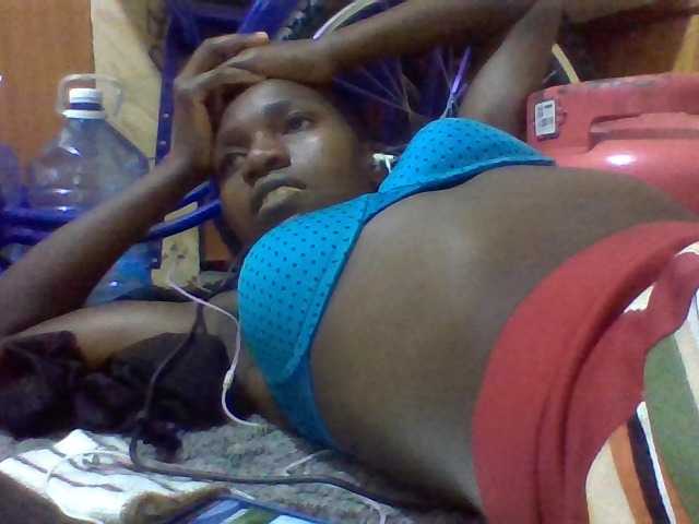 Live sex webcam photo for Sweettyjeje #277214715