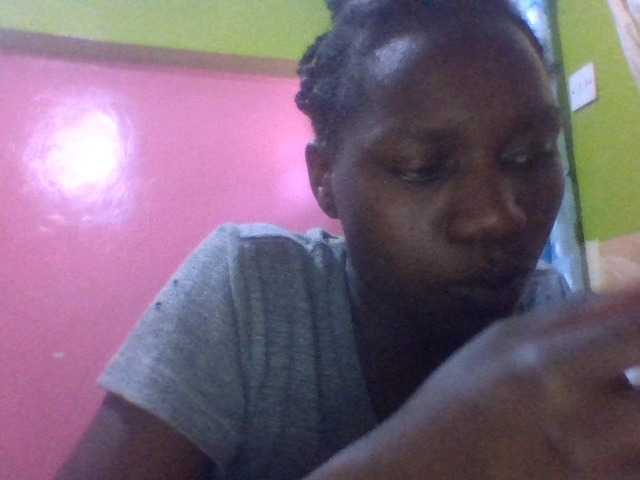 Live sex webcam photo for Sweettyjeje #277283804