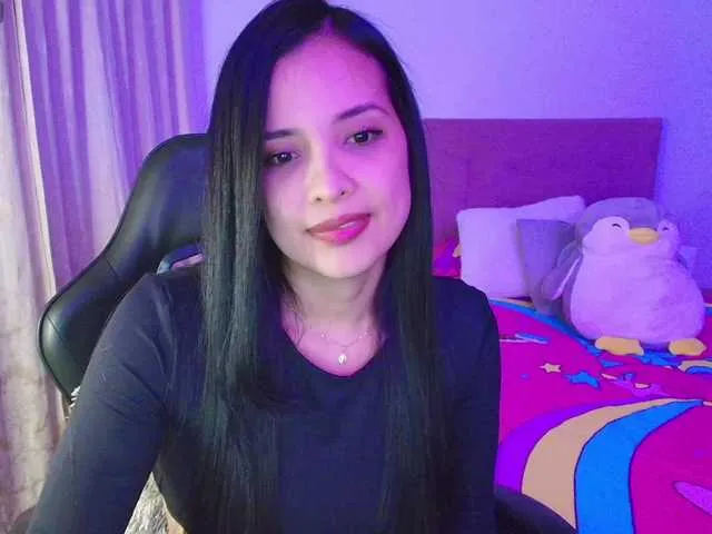 Live sex webcam photo for Sweety-Hottie #291780827