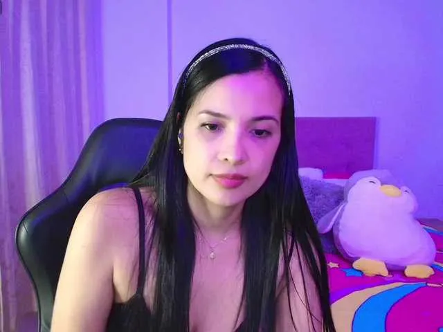 Live sex webcam photo for Sweety-Hottie #291875424