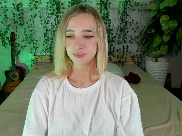 Live sex webcam photo for Sweety-Juils #274521538