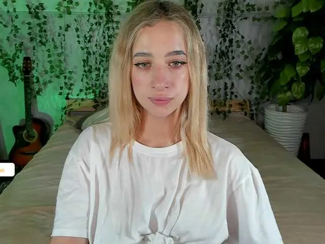 Live sex webcam photo for Sweety-Juils #274524004