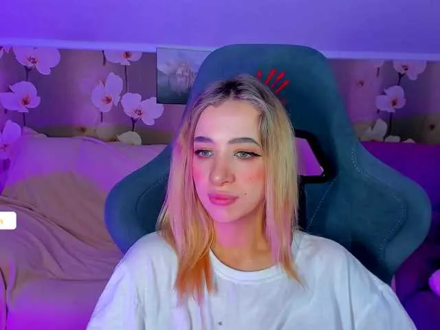 Live sex webcam photo for Sweety-Juils #274534757