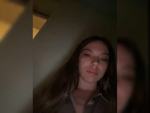 Live sex webcam photo for Sweety-Viki #275717105