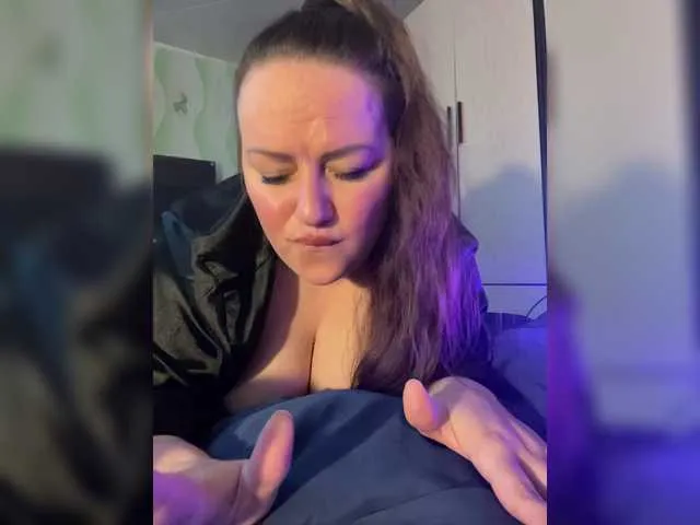 Live sex webcam photo for SweetyLiza #292699406