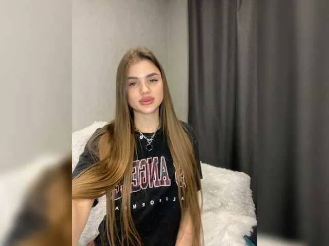 Live sex webcam photo for SweetyMia #277293629