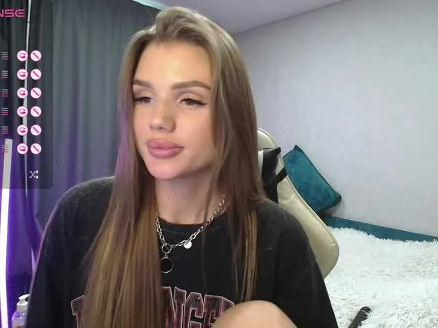 Live sex webcam photo for SweetyMia #290828392