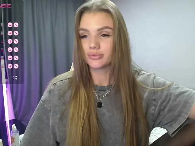 Live sex webcam photo for SweetyMia #290849577