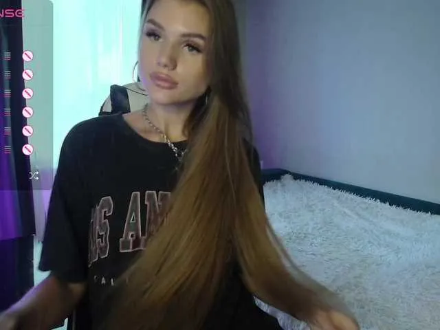 Live sex webcam photo for SweetyMia #291663233