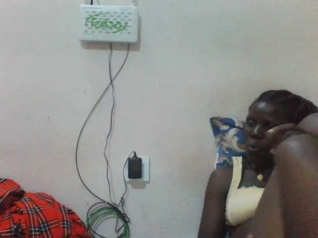 Live sex webcam photo for Swiftiey #277563305