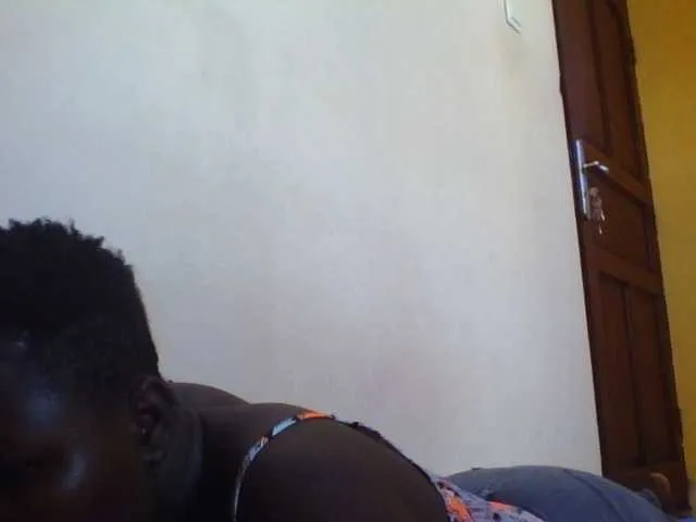 Live sex webcam photo for Swiftiey #278054119