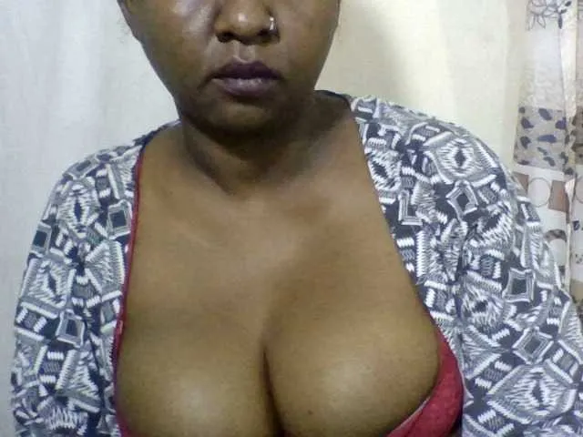 Live sex webcam photo for Sylivinaahh #277456173