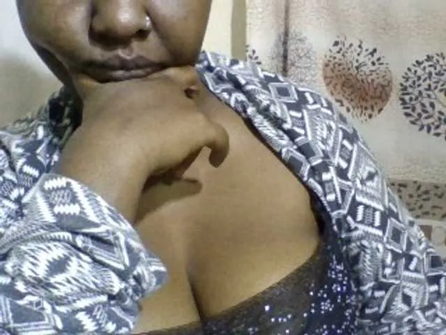 Live sex webcam photo for Sylivinaahh #277547982
