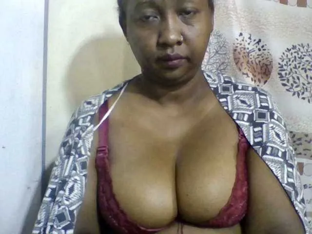 Live sex webcam photo for Sylivinaahh #277566940