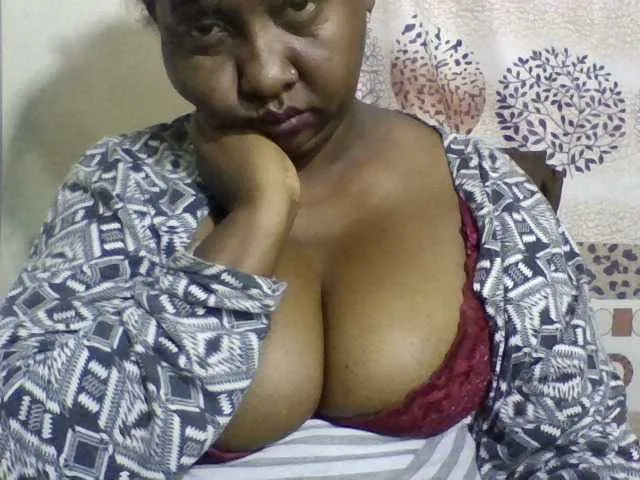 Live sex webcam photo for Sylivinaahh #277570225