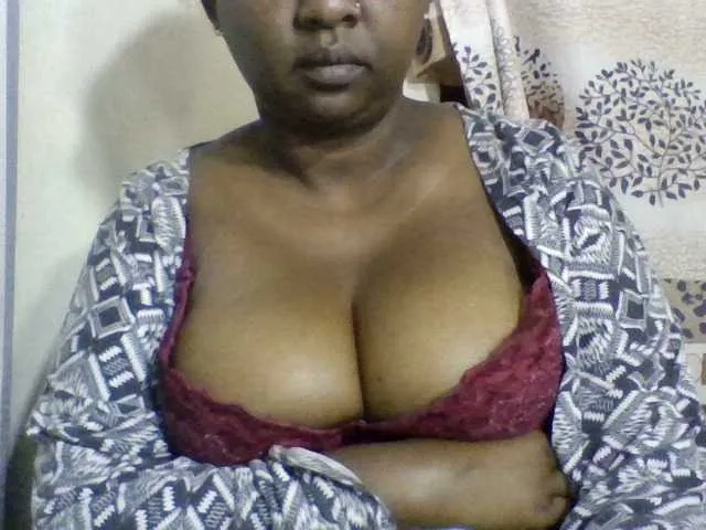 Live sex webcam photo for Sylivinaahh #277577094