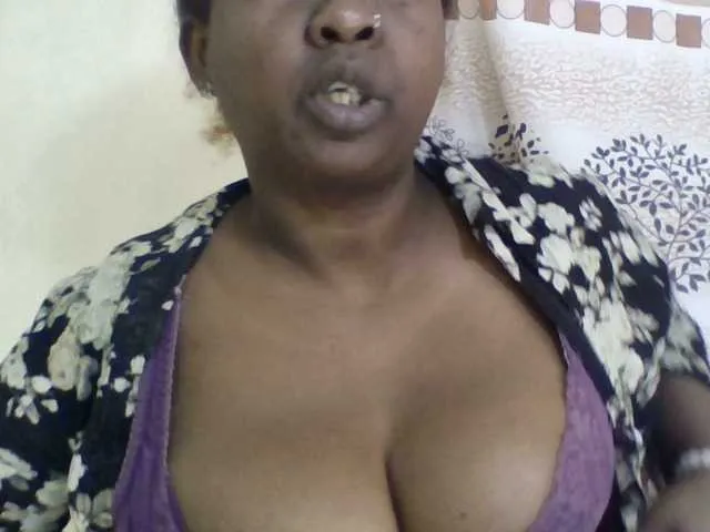 Live sex webcam photo for Sylivinaahh #277750455
