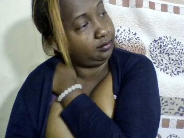 Live sex webcam photo for Sylivinaahh #277879110