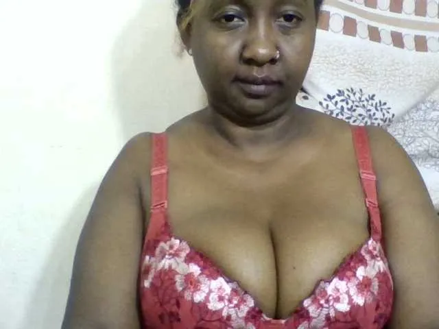 Live sex webcam photo for Sylivinaahh #277925762