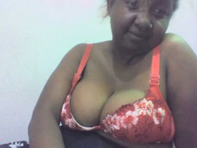 Live sex webcam photo for Sylivinaahh #290407352