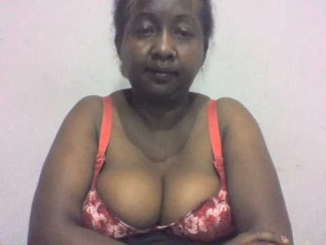 Live sex webcam photo for Sylivinaahh #290450088