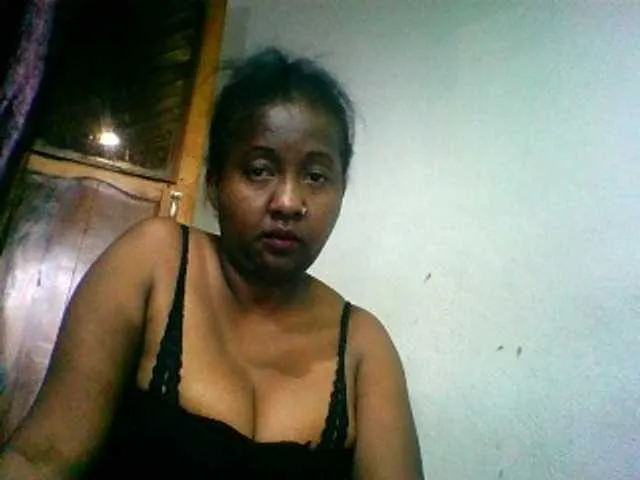Live sex webcam photo for Sylivinaahh #290519889