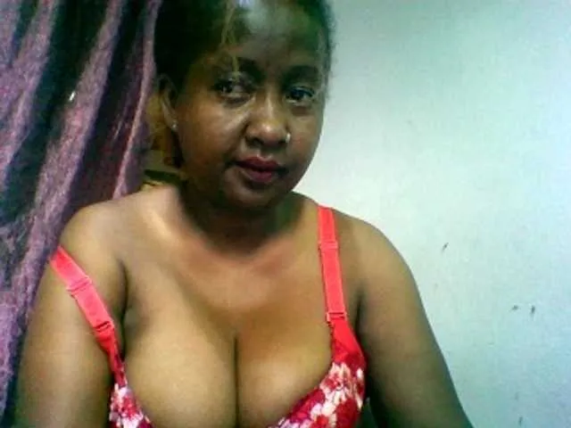 Live sex webcam photo for Sylivinaahh #290540120
