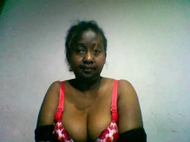 Live sex webcam photo for Sylivinaahh #290588828