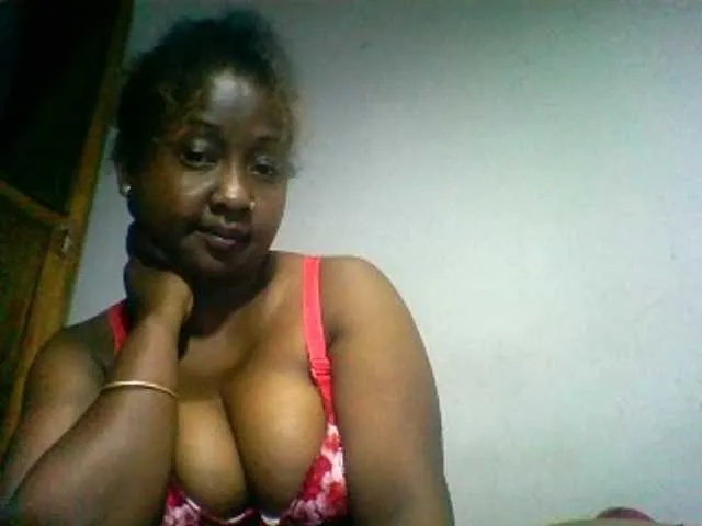 Live sex webcam photo for Sylivinaahh #290649077