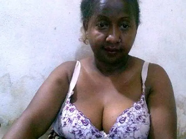 Live sex webcam photo for Sylivinaahh #291060081