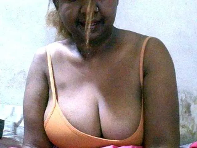 Live sex webcam photo for Sylivinaahh #291261582