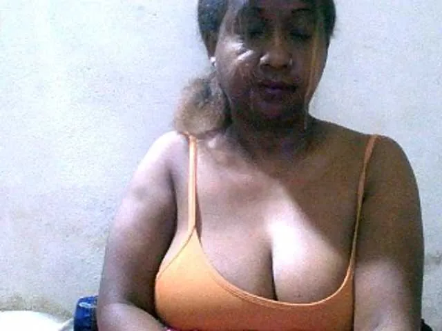 Live sex webcam photo for Sylivinaahh #291268081