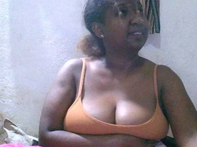 Live sex webcam photo for Sylivinaahh #291281783
