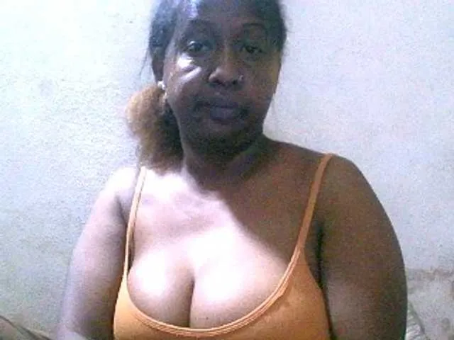 Live sex webcam photo for Sylivinaahh #291315899