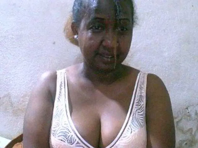 Live sex webcam photo for Sylivinaahh #291366464