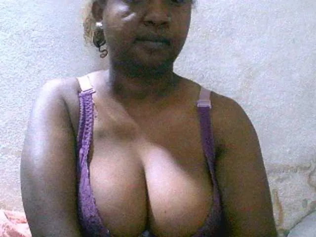 Live sex webcam photo for Sylivinaahh #291566065