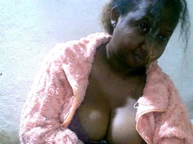 Live sex webcam photo for Sylivinaahh #291576292
