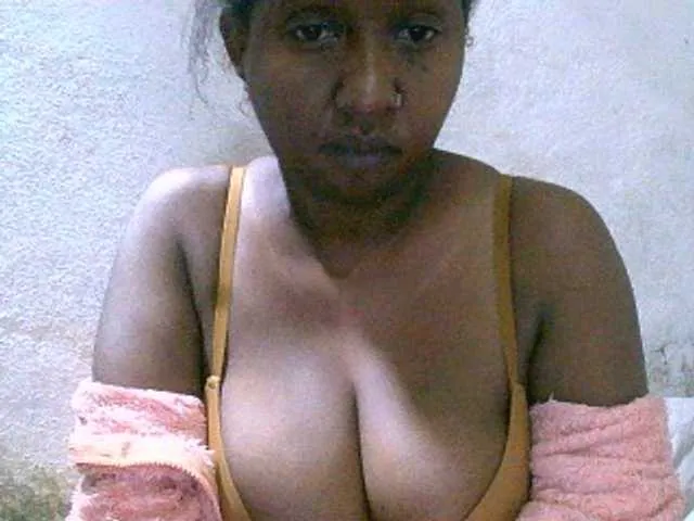 Live sex webcam photo for Sylivinaahh #291589473
