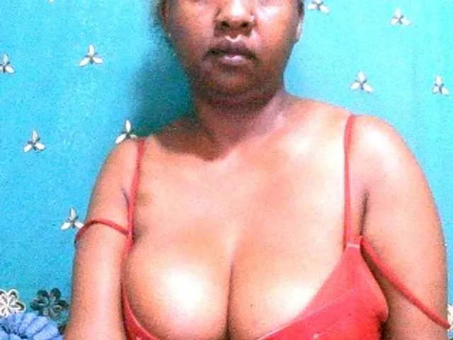Live sex webcam photo for Sylivinaahh #292272126