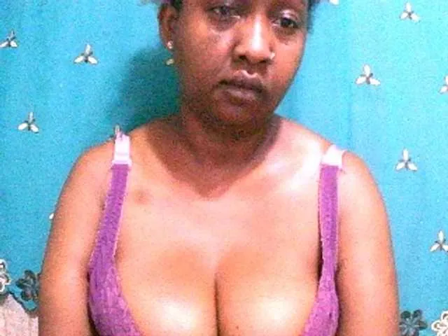 Live sex webcam photo for Sylivinaahh #292310757