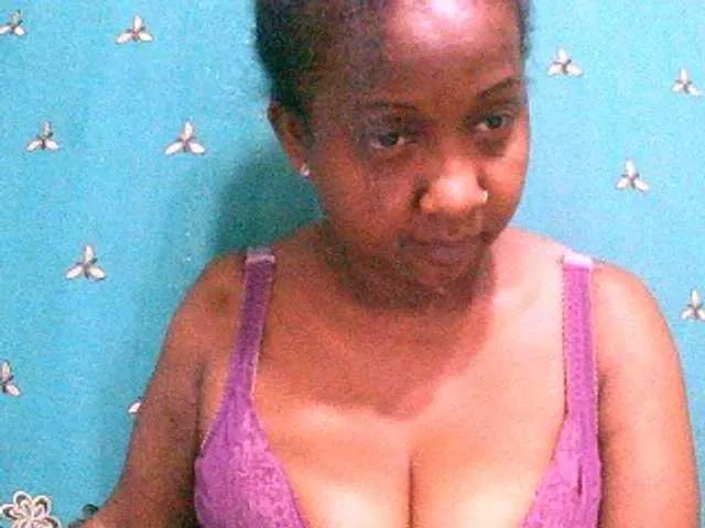 Live sex webcam photo for Sylivinaahh #292318185