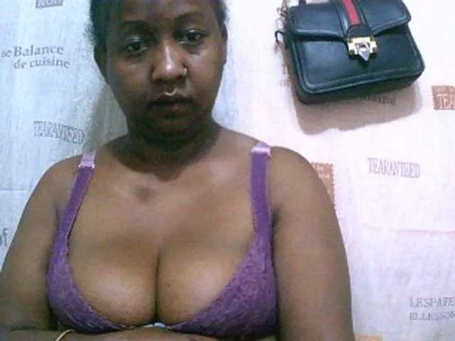 Live sex webcam photo for Sylivinaahh #292325258