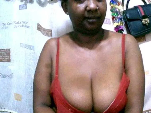 Live sex webcam photo for Sylivinaahh #292361436