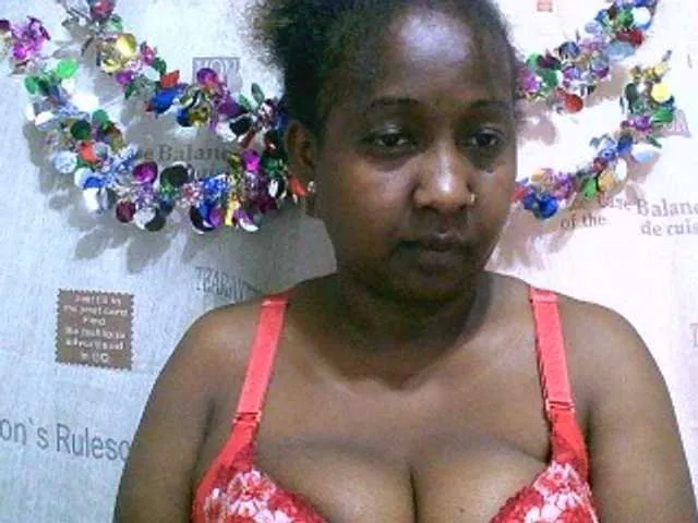 Live sex webcam photo for Sylivinaahh #292482403