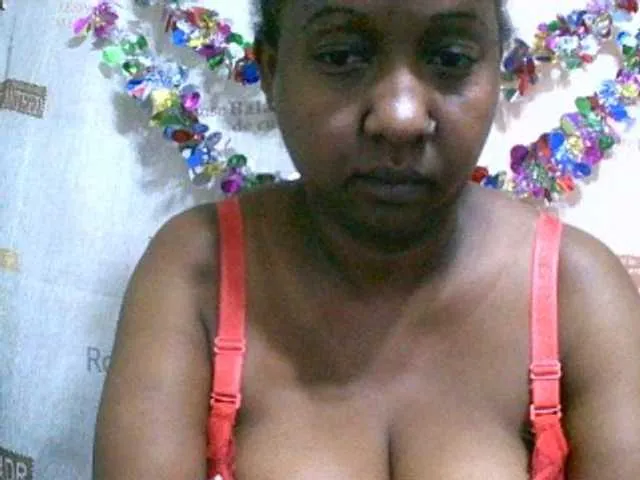 Live sex webcam photo for Sylivinaahh #292657656