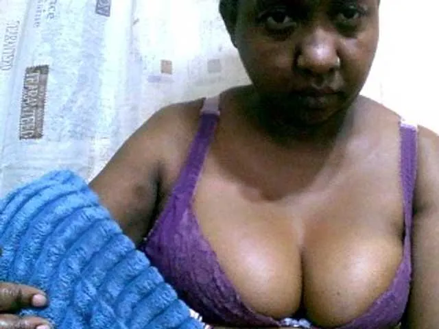 Live sex webcam photo for Sylivinaahh #292769667