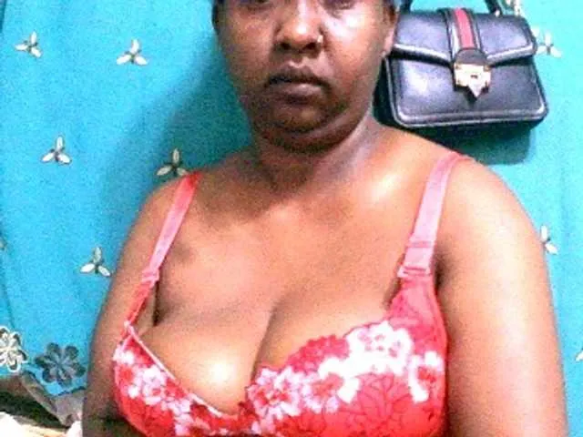 Live sex webcam photo for Sylivinaahh #293148836