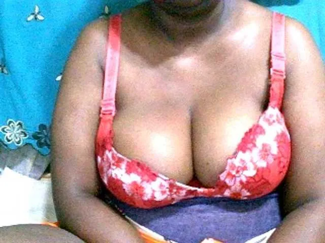 Live sex webcam photo for Sylivinaahh #293156525