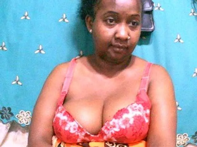 Live sex webcam photo for Sylivinaahh #293330423