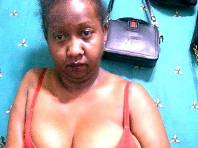 Live sex webcam photo for Sylivinaahh #293406907